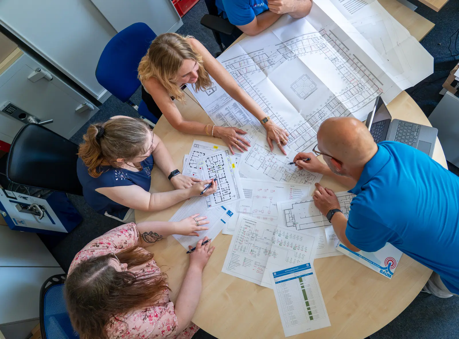 BAUM Team bei der gemeinsamen Planung am Objektplan &ndash; Grundrisse und Auslegung der Sicherheitstechnik